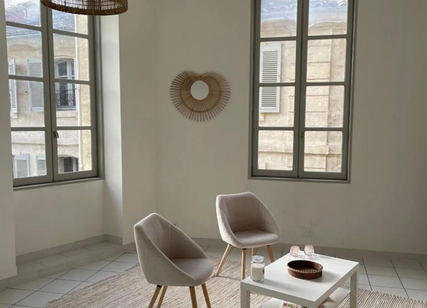 Appartement Intra-Muros Climatise Coeur Historique contacts